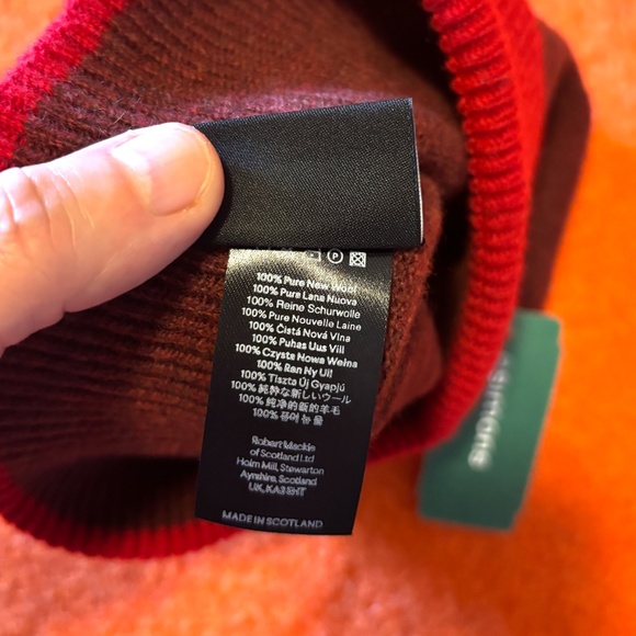 Mackie red and burgundy Maidens 100% lambswool tuque made in Scotland NWT - Picture 7 of 9